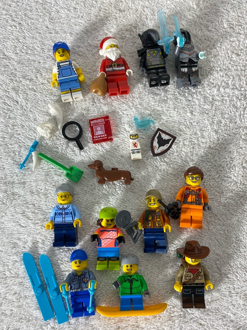 Mixed LEGO Minifigure Lot with Accessories (11 Figures, 52g) - As Is